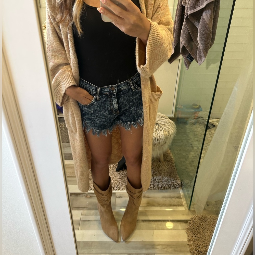 Vibrant distressed shorts medium